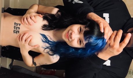 Xxvioletaddamsxx schöne nackt fotos