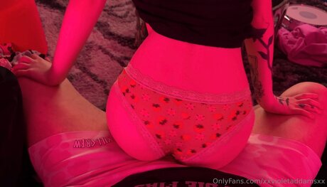 Xxvioletaddamsxx porno hd bild