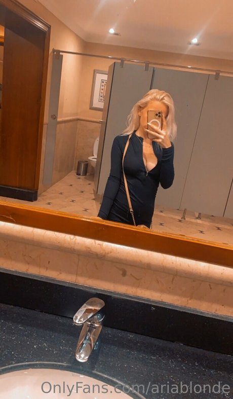 ariablonde erotische nackt bilder