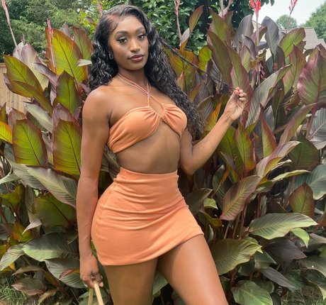 ItsTavvi nackt erotische foto