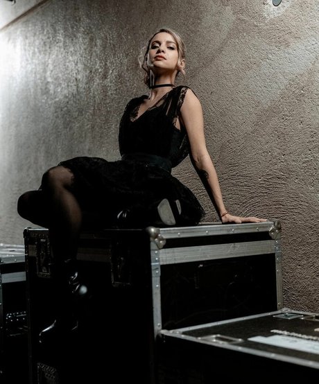 laure bv beste nacktheit bild