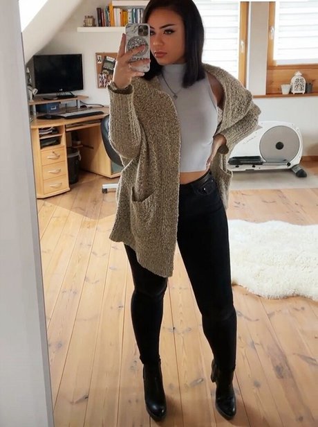 Fiona Schramm sex bild