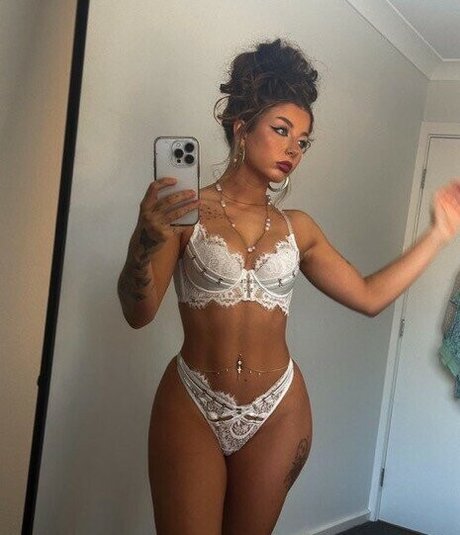 Keelyyedwards pornostar nacktheit bild