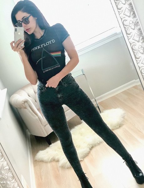 Anna Paulina Luna nackt pornografische archiv