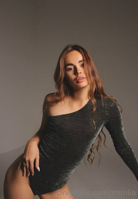 minilia nacktheit erwachsene bilder