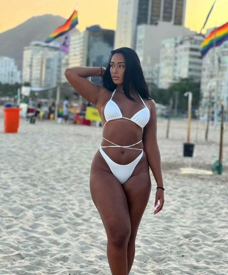 Thaynunes erotische top fotos