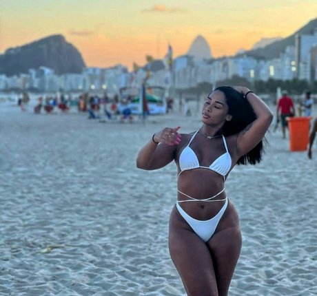 Thaynunes schöne hübsche bild