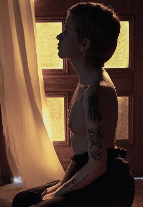 Ann Cid erotische kostenlose bild