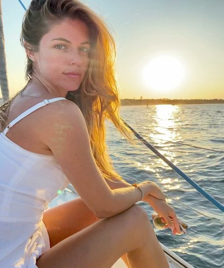 Stephanie Cayo porno heiße foto