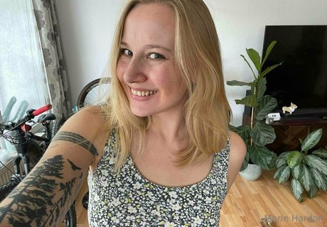 mariehardon xxx pornographische foto