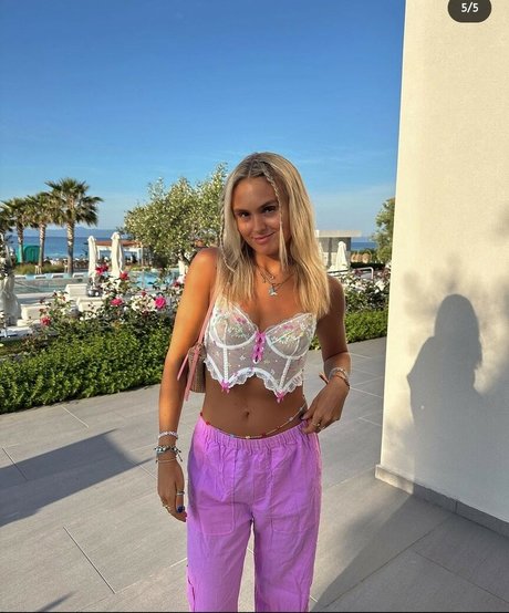 Misha Grimes kunst erwachsene galerien