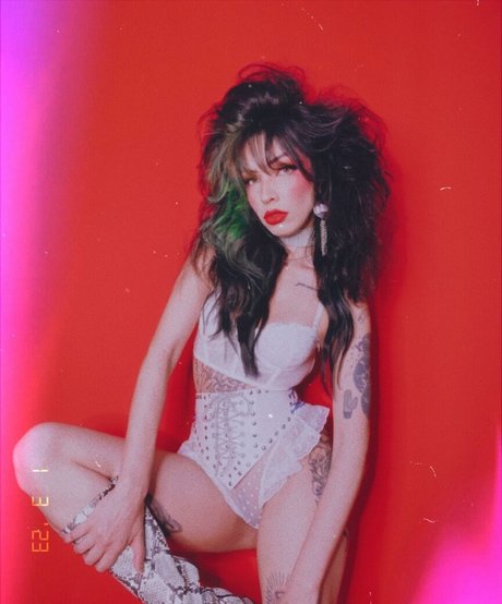 Angel Ferrari model xxx bild