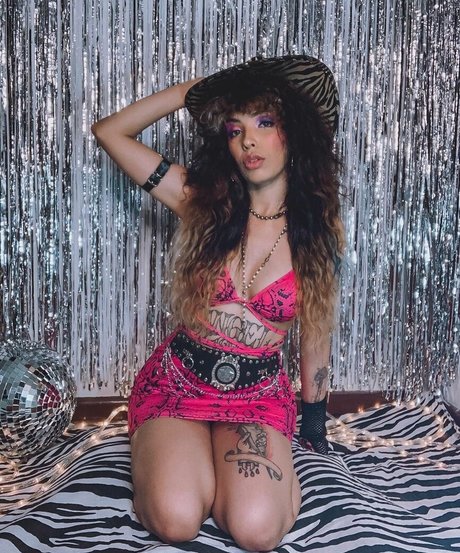 Angel Ferrari sexy akt fotos