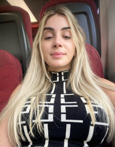 Elloah Guedes porno nackten galerie