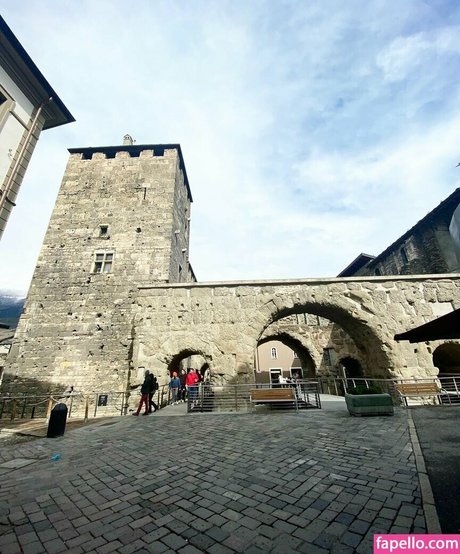 Elloah Guedes erwachsene pornographische fotos