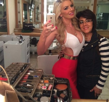 Isabel Madow pornografische fotos