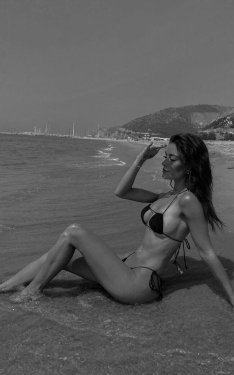 Paula Polonio schöne pornostar bild