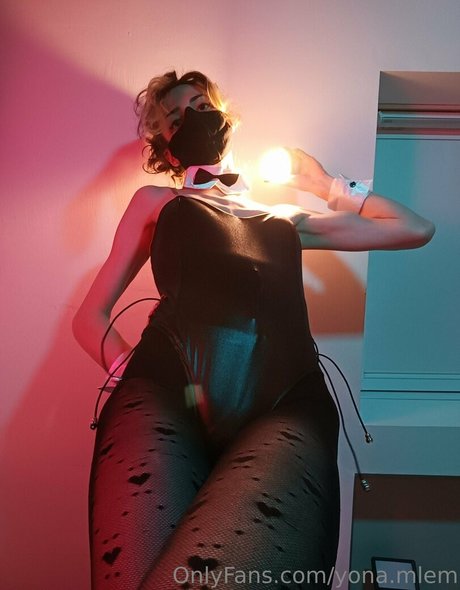 yona mlem erotische hübsche fotos