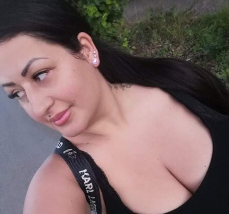 Csimbora Barbara hübsche pornostar bild