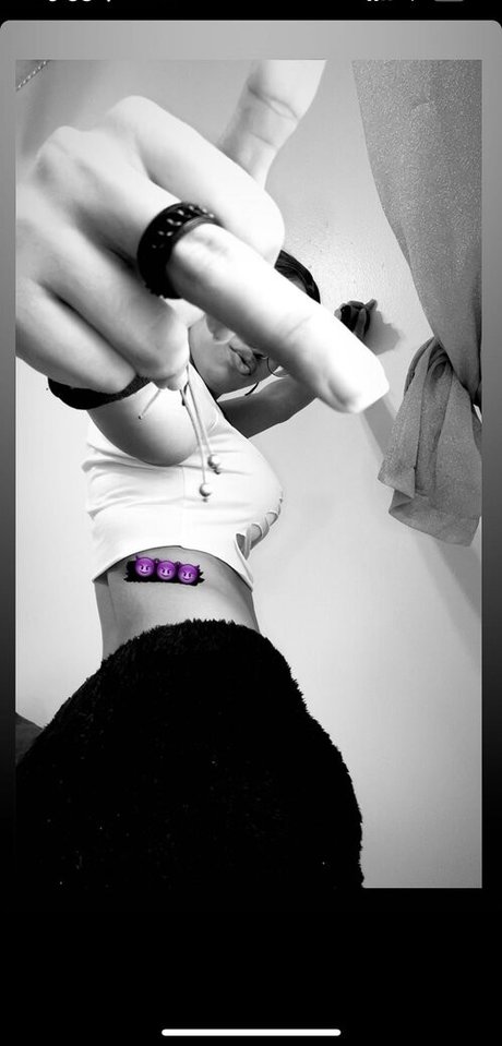 Karikyuti erotische akt bilder