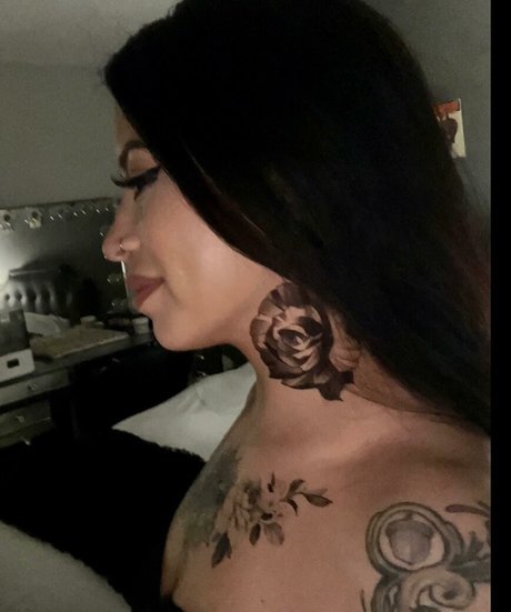 flugbegleiterin onlyfans erwachsene sex bild