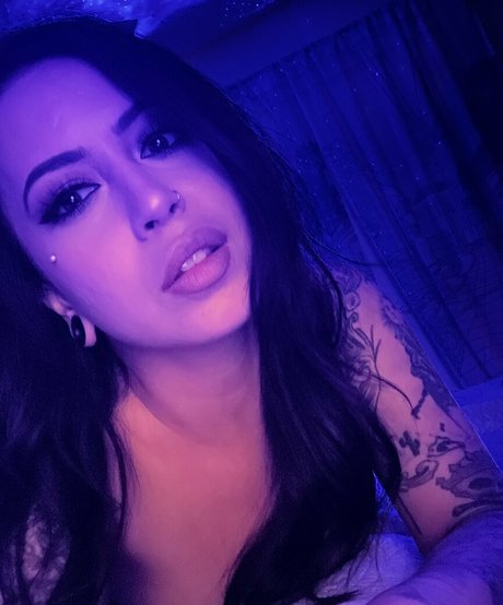 meghanelle model nackten bild