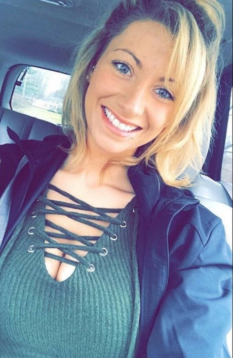 junge milf onlyfans nacktheit sexy fotos