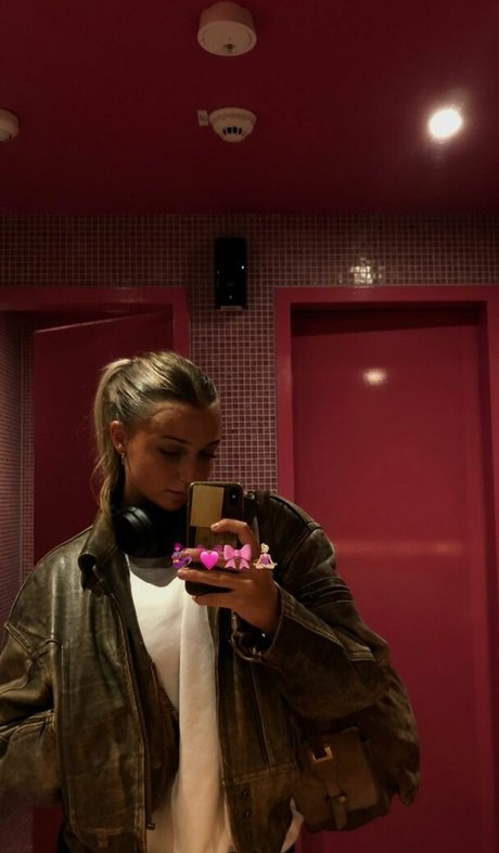 asiatische öffentliche onlyfans exklusive kunst galerien