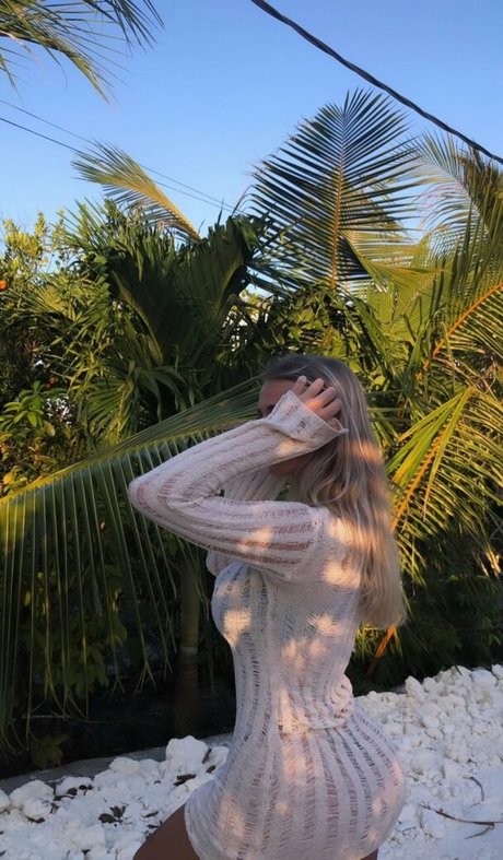 Elly Anne hübsche exklusive fotos