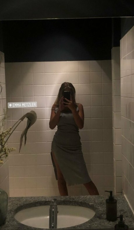 Elly Anne top nackten bild