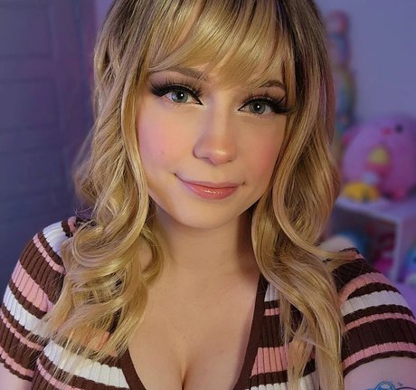 SquishShe heiße kostenlose galerie