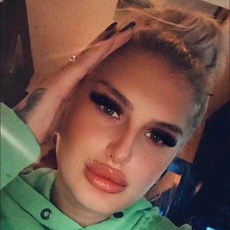 Byyta nacktheit hübsche bilder