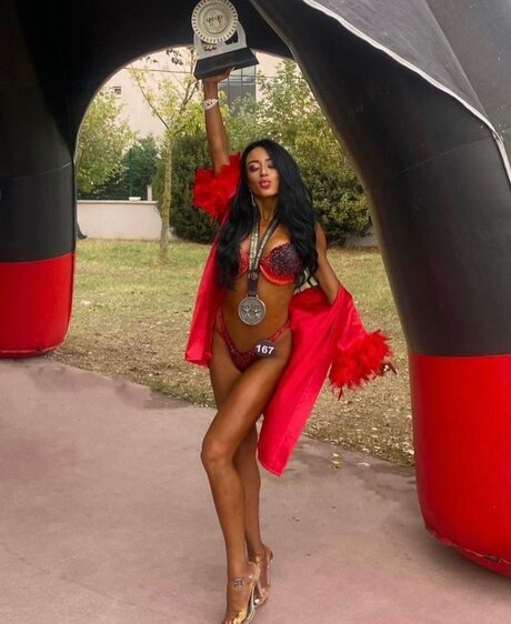 yeliz nacktheit perfekte foto