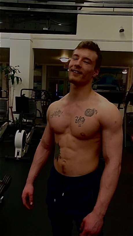 Nottheonefitz porno nackt foto