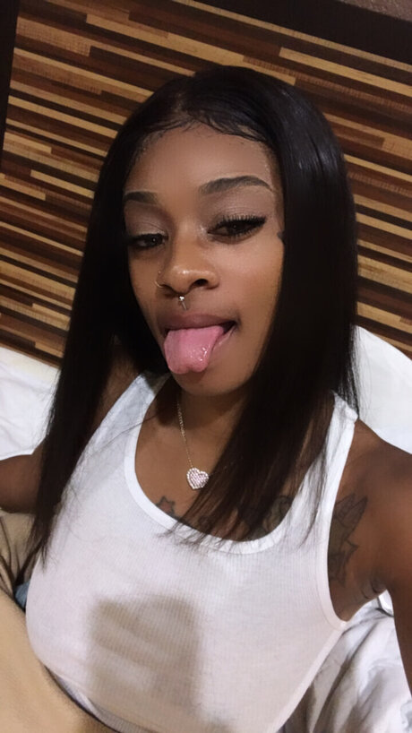 Lolaa Monroe top sexy bilder