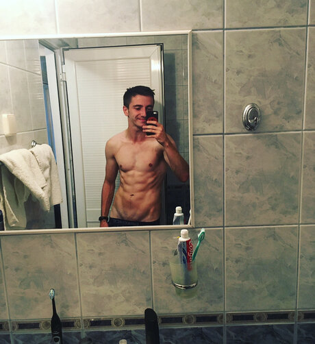 Tom Dost l pornostar nackt galerien