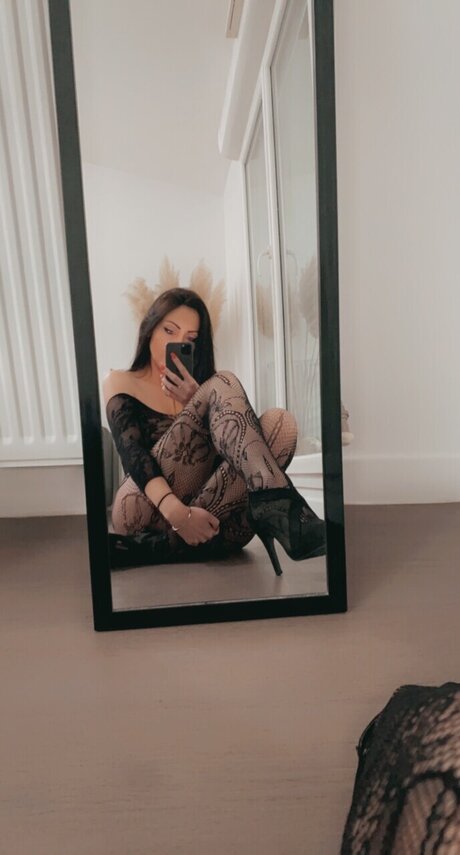 Arya hd erwachsene bilder