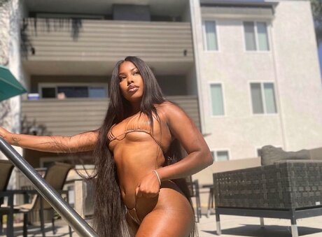 Serenity James top hübsche bild