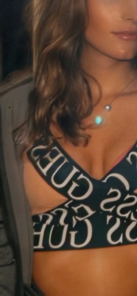 Jessica May beste akt bild