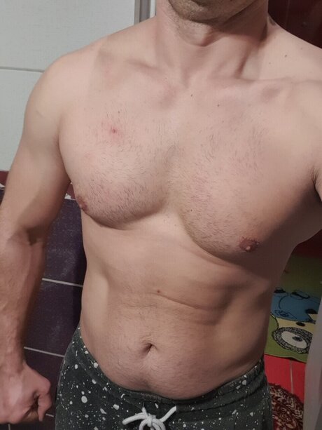 _CryptoX nacktheit exklusive bild