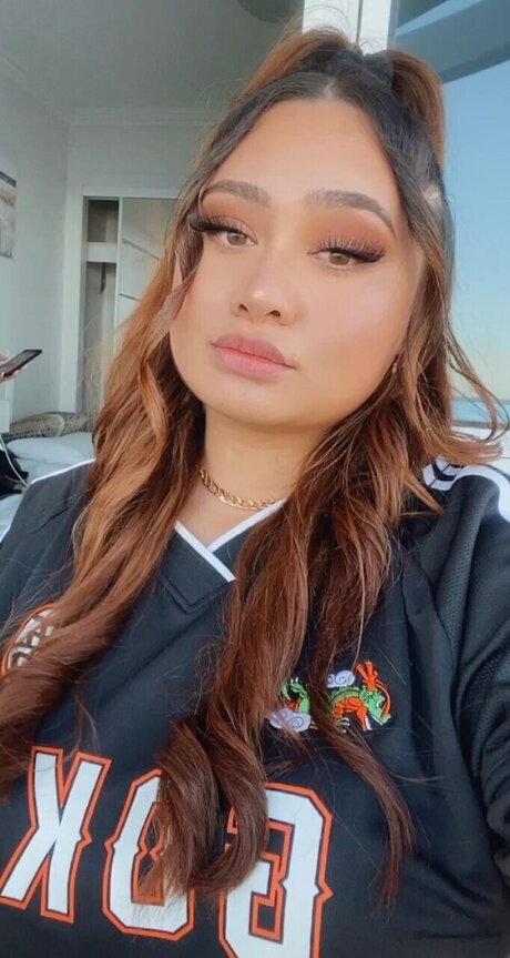 flugbegleiterin onlyfans nacktheit xxx bilder