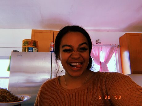 Emmarose Sheffet model nackte bild