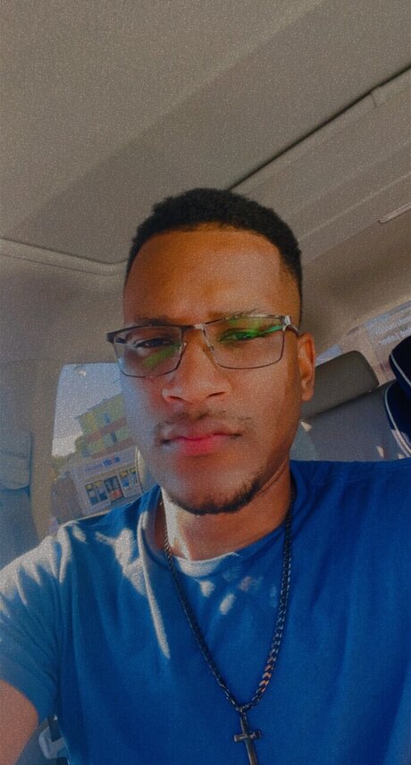 u18960837 freie nackte foto