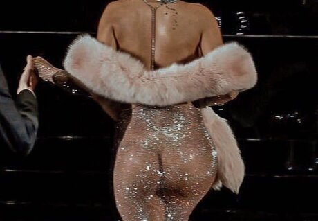 Jazmine Margiela hübsche kunst foto