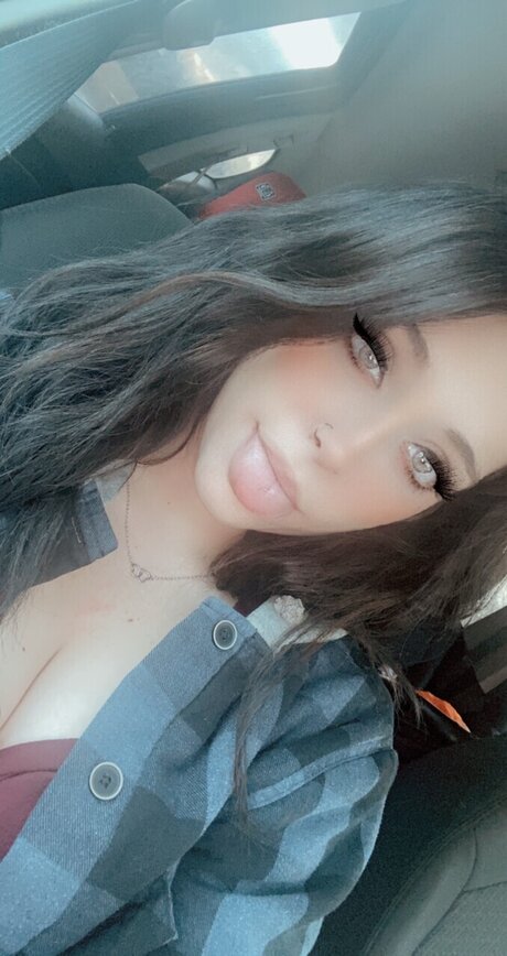 Emilee xxx nacktheit galerien