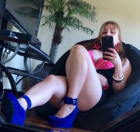 alexayadi erwachsene exklusive galerie