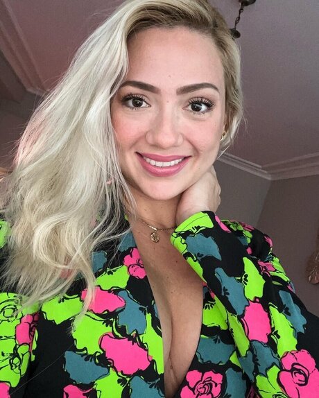 KARITA nackt pornographische bild