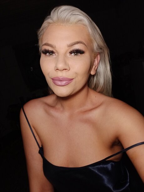 Elena Blondie xxx erwachsene galerien