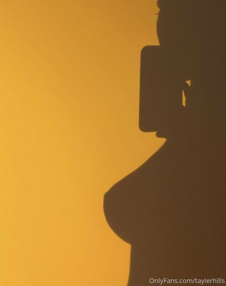 Tayler Hills nette fotos