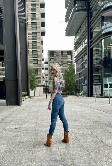 Sindy Day exklusive sexy bilder